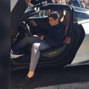 Meet your Posher, Luis